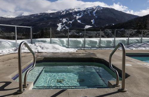 Blueberry Hill Apartment | The Ironwood on Blueberry Hill