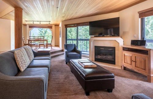 Blueberry Hill Apartment | The Ironwood on Blueberry Hill