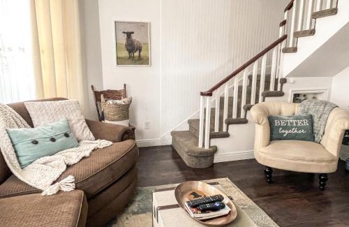Spring City House | The Jailer's Cottage * Entire Home * Sleeps 12
