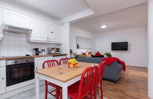 City Centre Dublin Apartment | The Jameson Distillery - A Historic Pad in Central Dublin (With Parking!)