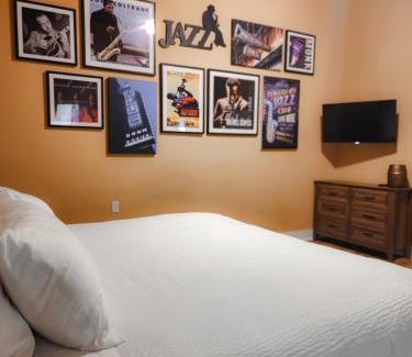 Sandusky Apartment | The Jazz Club Downtown Sandusky
