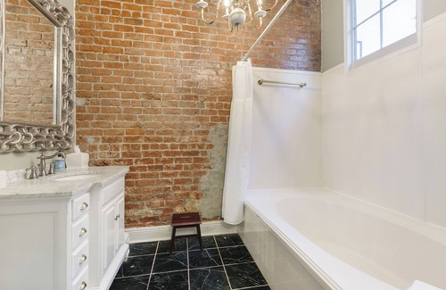 Treme Hotel | The Jazz Duo