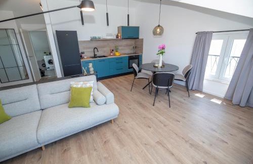 Vrpolje Apartment | The Jazz Makarska Apartment, Old town located,free parking