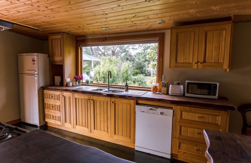 Southport Cottage | The Jetty House Cottage - a Cabin by the sea