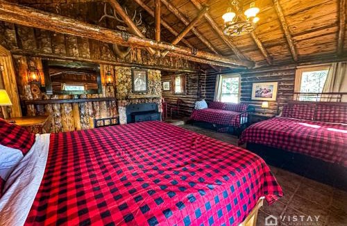 Duck Creek Village House | The John Wayne Cabin At Angel Valley Ranch