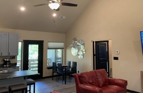 Fayetteville House | --~THE JOINT: On Smokey Lane~--3/2 on 2A, Sleeps 8