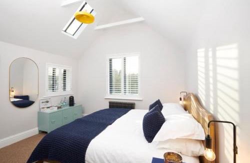 Plumpton Green Hotel | The Jolly Sportsman