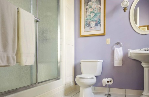 Hammond Bed & Breakfast | The Josephine Room W/Queen Bed