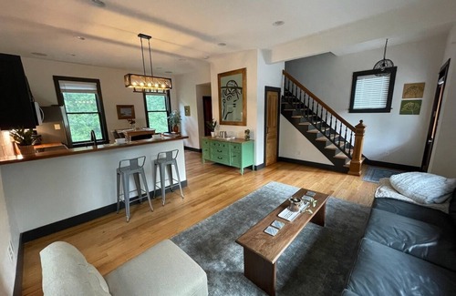 Mount Lookout House | The Jules - Charming 3-bedroom house in Linwood
