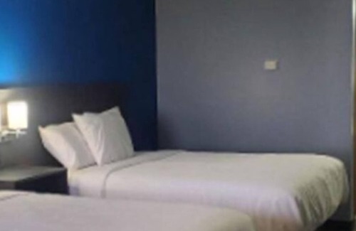 Perry Hotel | The Junction Inn