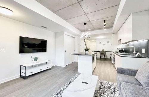The Junction House | The Junction Nest - Free Parking by Instant Suites