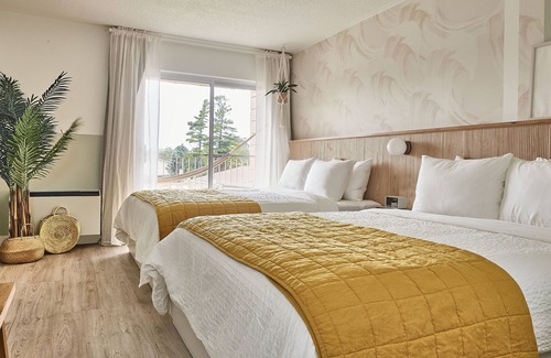 Sauble Beach Hotel | The June Motel Sauble Beach