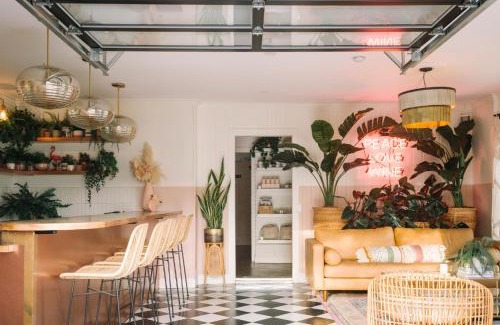Prince Edward Hotel | The June Motel, Prince Edward County