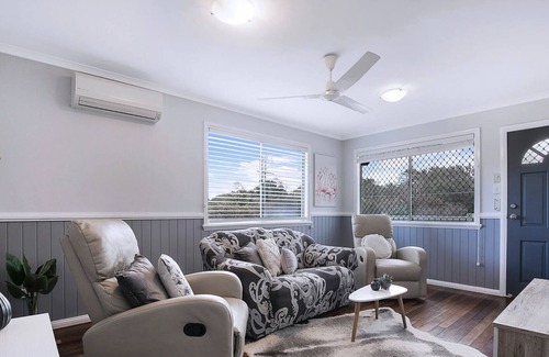 Clontarf House | THE JUNE-ROSE: A PRIVATE HOUSE WITH POOL AND SPA!