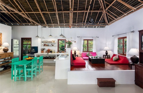 Maret House | The Jungle Club