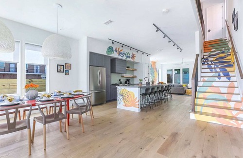 Faubourg Lafayette House | The Jungle House | Heated Pool | Private Hot Tub