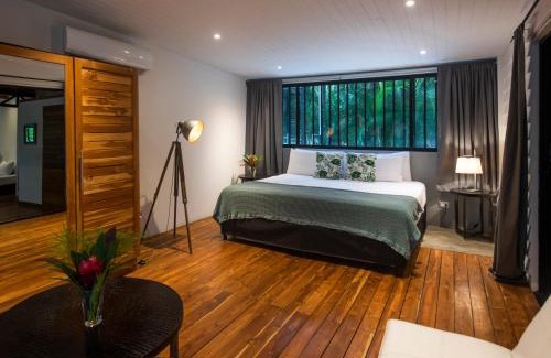 Nosara Villa | The Jungle Loft, 7 min Walk to Guiones beach + Jacuzzi