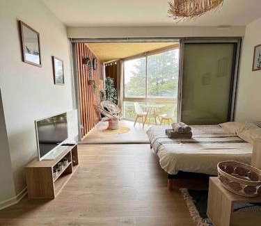 Romans-sur-Isere Apartment | The Jungle Studio, loggia & parking dans résidence