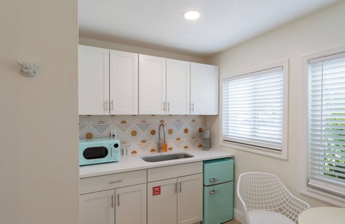 Cocoa Beach Apartment | The Juni