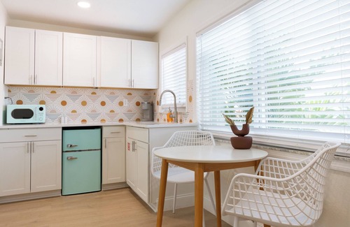 Cocoa Beach Apartment | The Juni