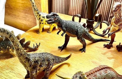 Drumheller House | The Jurassic Suites with 3 Bedroom, 2 Baths & sleeps 6