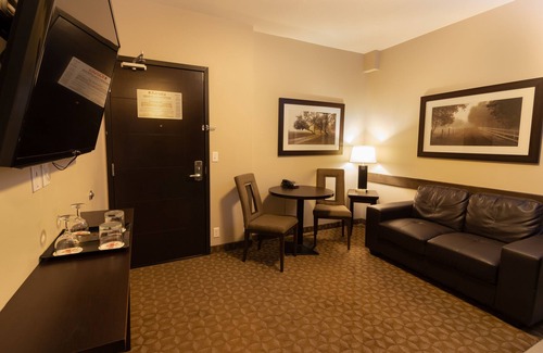 Whitecourt Hotel | The Kanata by BCMInns Whitecourt