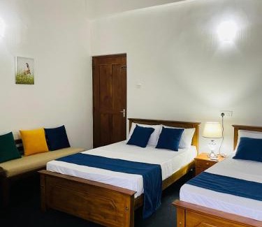 Katugastota Hotel | The kandy downtown