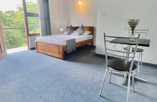 Katugastota Hotel | The kandy downtown