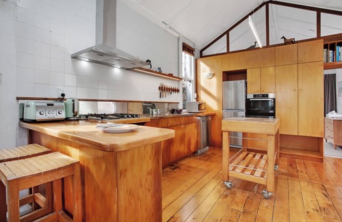 Ponsonby Apartment | The Kauri Retreat near Beaches -Air-Cons
