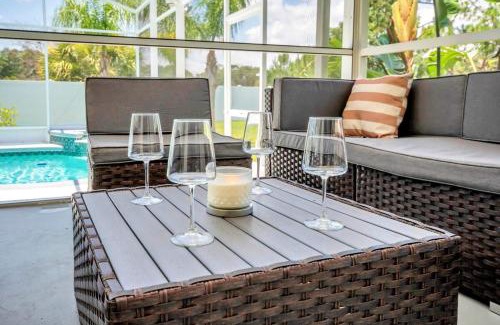 Poinciana House | The Key House Large Pool & Backyard