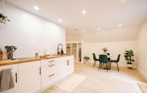 Gainesville Apartment | The Key Reno'd Historic Studio 1 Mile to UF & DT