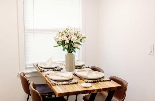 Gainesville Apartment | The Key Reno'd Historic 1BD 1 Mile to UF & DT