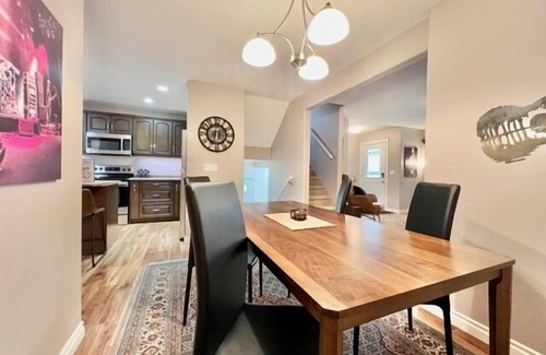 Saskatoon House | *The Kid Rock* Bright, Spacious and Modern Home!