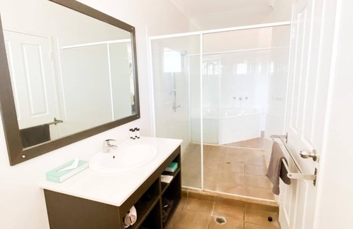 Kununurra Hotel | The Kimberley Grande Resort