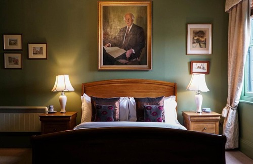 Winchester Hotel | The King Alfred Pub