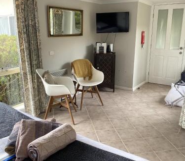 Garden Island Creek House | The King Bed Suite at Mill Cottage