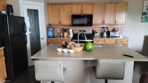 Southwest Calgary House | The King place, close to CTrain and Spruce Meadows Equestrian