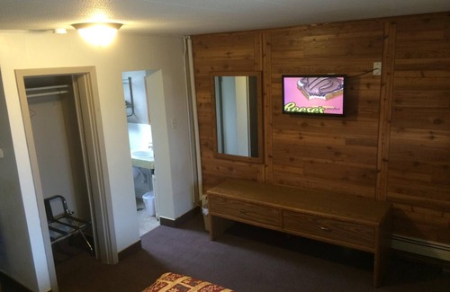 Sidney Hotel | The King's Inn