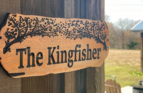 Elm Mott Ski Chalet | The Kingfisher Cabin 15MIN to Magnolia & Baylor