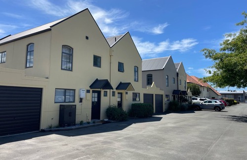 Blenheim House | The Kings Domain - Luxurious townhouse in the CBD