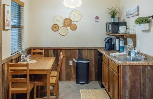 Waco Cabin | The Kiwi at Nicole Creek Cabins