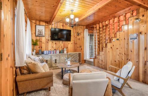 Duck Creek Village Ski Chalet | The Knotty Pine