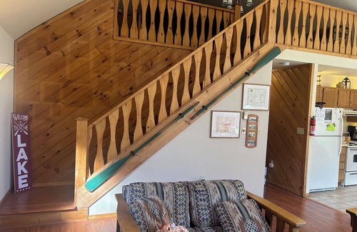 Lake Harmony Estates House | The Knotty Pines Charming 3-bedroom house with AC and WiFi in Lake Harmony
