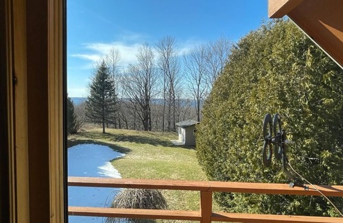 Meaford Cottage | The Kutir - Entire Cottage - 6 Privacy Acres in Meaford - 5 Mins to Georgian Bay