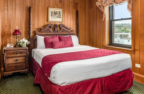 Marietta Hotel | The Lafayette A grand Riverboat Era Hotel