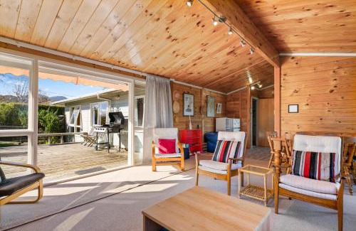 Waipahihi House | The Lake Escape - Taupo Holiday Home