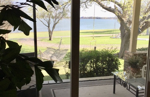 Little Elm House | THE LAKE HOUSE AT KNOB HILL