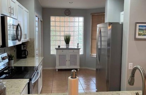 Tropical Cove Condo | The Lake House at Lexington CC Lake Village