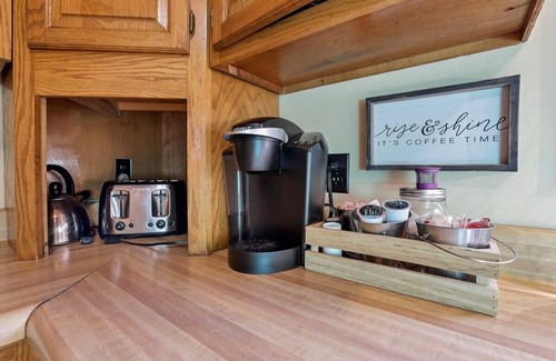 Rockbridge Cabin | The Lake House - Hot tub with Lake view!