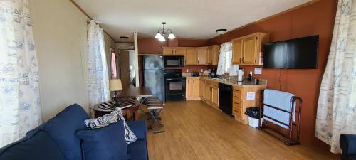 Hillsboro House | The Lake House